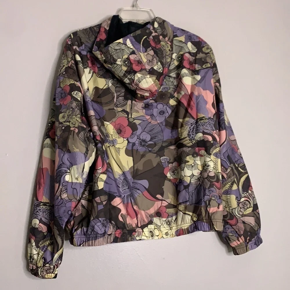 Nike Oversized Hooded Zip Up Jacket wind runner purple floral medium new